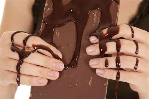 Как отстирать шоколад