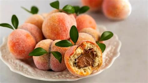 Пирожное персики