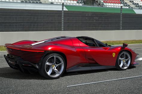 Ferrari 2023