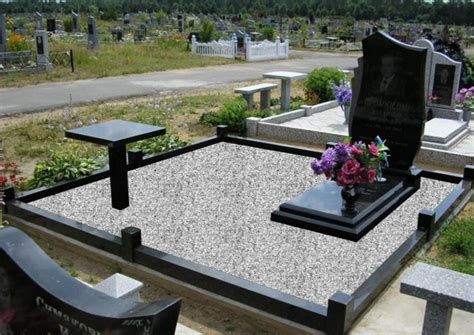 Как облагородить могилу на кладбище чтобы не росли сорняки